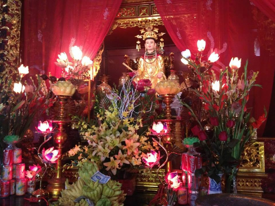 Tượng thờ Mẫu Liễu Hạnh tại phủ Dầy, Nam Định. I.T