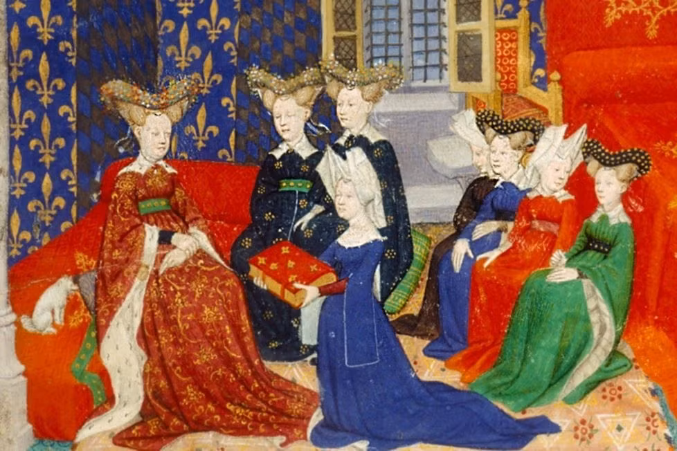 Hiện các chuyên gia chưa thể xác định danh tính chủ nhân của chiếc nhẫn. Tuy nhiên, viên đá màu xanh trên chiếc nhẫn còn mang ý nghĩa đặc biệt trong thời Trung Cổ. Đá màu xanh tượng trưng cho sức mạnh thần thánh và được cho là có khả năng chữa bệnh. Ngoài ra, chiếc nhẫn cũng được cho tượng trưng cho quyền lực và địa vị xã hội. Ảnh: culturefrontier.com.