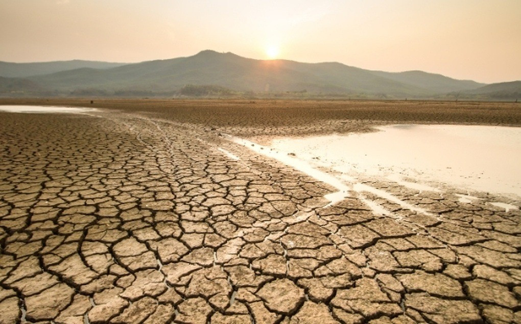 Viện Nghiên cứu Nước, Môi trường và Sức khỏe thuộc mạng lưới Liên hợp quốc mới công bố báo cáo cho thấy hàng thập kỷ sử dụng quá mức, ô nhiễm, tàn phá môi trường và áp lực khí hậu đã đẩy nhiều hệ thống nguồn nước vượt quá khả năng phục hồi. Ảnh: piyaset/Getty Images/Canva.