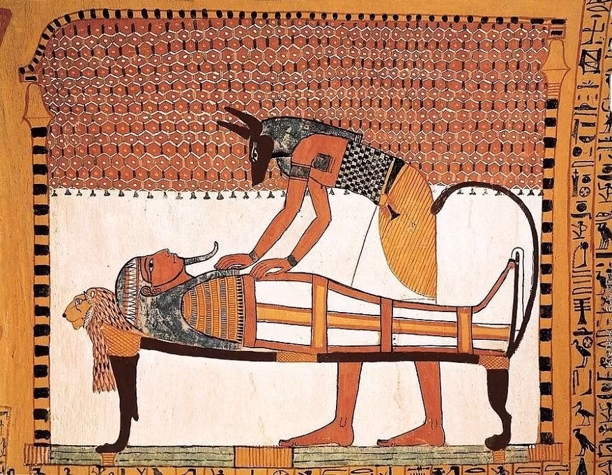 Xác ướp Fred được phát hiện trong tư thế bào thai với tất cả các cơ quan nội tạng vẫn còn bên trong cơ thể. Điều này trái ngược hoàn toàn với phương pháp ướp xác sau này của người Ai Cập khi họ đặt thi thể nằm thẳng và loại bỏ nội tạng ra khỏi thi hài trước khi ướp xác. Ảnh: egypt-museum.com.