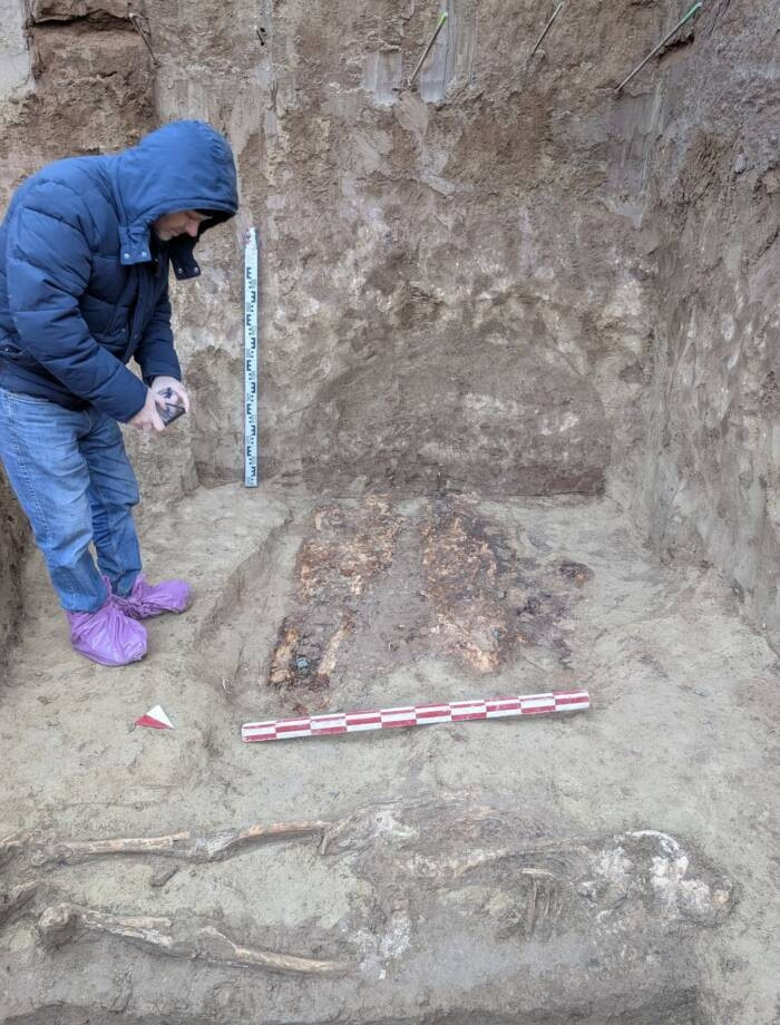 Một bệnh viện ở Constanța, Romania, gần đây đã được lên kế hoạch trùng tu và xây thêm một số hạng mục mới. Do vị trí nằm ở rìa một nghĩa địa cổ của đế chế La Mã nên các nhà khảo cổ học đã tới khu vực bệnh viện để kiểm tra, thực hiện cuộc khai quật và có khám phá đáng kinh ngạc. Ảnh: Constanța Museum of National History and Archaeology/Facebook.