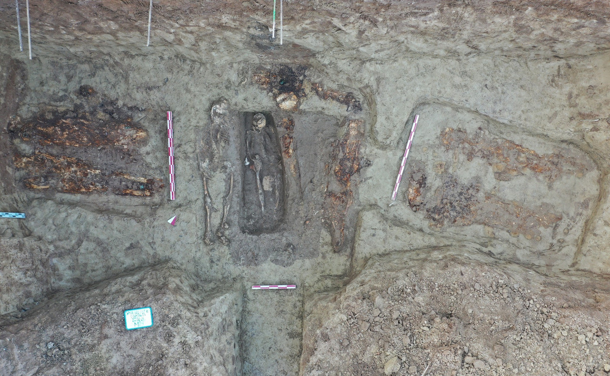 Những hiện vật tìm thấy trong các ngôi mộ cho thấy hoạt động thương mại giữa những vùng xa xôi nhất của đế chế La Mã. Ảnh: thehistoryblog.com.