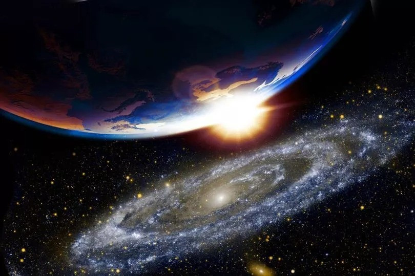 Nhờ những điều trên, các nhà thiên văn học có thể ước tính được khoảng cách từ Trái đất đến hành tinh đóng vai trò thấu kính. Qua đó, họ đo được khối lượng và khoảng cách của một hành tinh "cô độc". Ảnh: Rex.