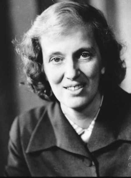 Công trình xác định công thức cấu tạo của các chất hoạt động sinh học bằng kỹ thuật tinh thể học tia X đã giúp nhà hóa học Hodgkin được trao giải Nobel trên. Ảnh: Keystone/Hulton Archive/Getty Images.