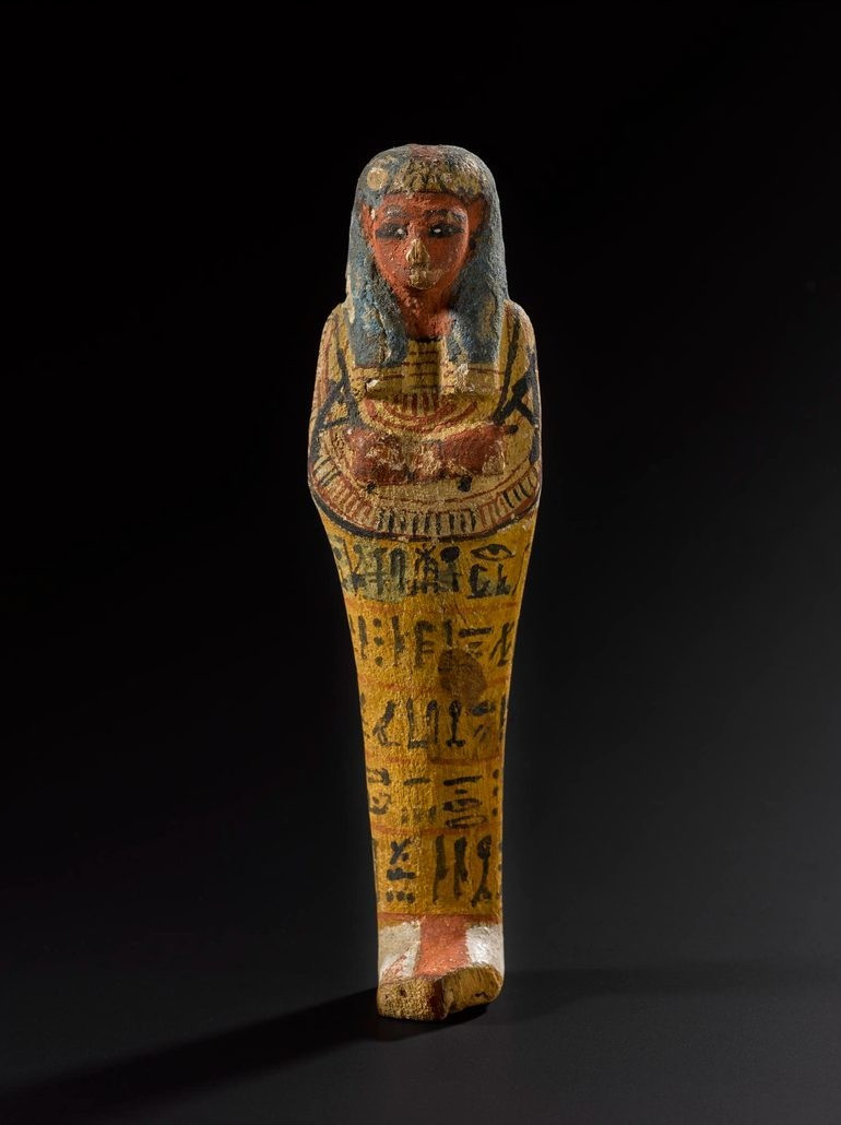 Ở Ai Cập cổ đại, việc tái sử dụng lăng mộ không phải là điều bất thường. Tuy nhiên, lý do tại sao pharaoh Shoshenq IV lại tái sử dụng lăng mộ của pharaoh Shoshenq III và chuyển thi hài vị vua này đến lăng mộ của Osorkon II hiện vẫn chưa được làm sáng tỏ. Ảnh: Museum reference A.1934.565.