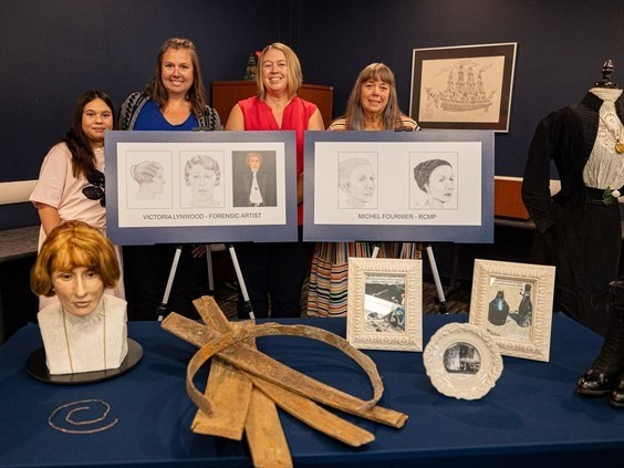 Thông tin từ năm 1921 cho thấy ông Charles đã sống với con gái Idella và mẹ con người quản gia. Idella kể rằng đã mồ côi cha mẹ năm 17 tuổi sau khi cha qua đời vì một cơn đau tim vào tháng 5/1923. Idella mất năm 1995. Từ những chi tiết này, các nhà điều tra tin rằng bà Spence đã bị sát hại vào khoảng thời gian từ năm 1916 - 1918. Ảnh: Michelle Berg /Saskatoon StarPhoenix.