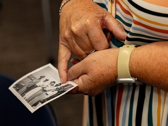 Gia đình Spence chuyển đến Saskatoon vào năm 1913. Vào năm 1916, bà Spence sinh con gái thứ hai nhưng cô bé chết yểu. Theo điều tra dân số năm 1916, bà vẫn sống ở Saskatoon. Hai năm sau, báo chí địa phương đưa tin, một trận hỏa hoạn đã thiêu rụi ngôi nhà của gia đình bà khi họ đi vắng. Ảnh: Michelle Berg /Saskatoon StarPhoenix.