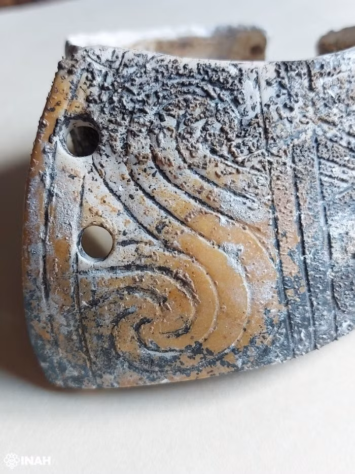 Đối với nhiều nền văn hóa tiền Tây Ban Nha, hang động là nơi linh thiêng, gắn liền với thế giới ngầm - nơi các vị thần ngự trị. Đến nay, giới khoa học biết rất ít về Tlacotepehua nên hy vọng những hiện vật này sẽ giúp có thêm thông tin quan trọng về nền văn minh cổ xưa này. Ảnh: CINAH Guerrero.