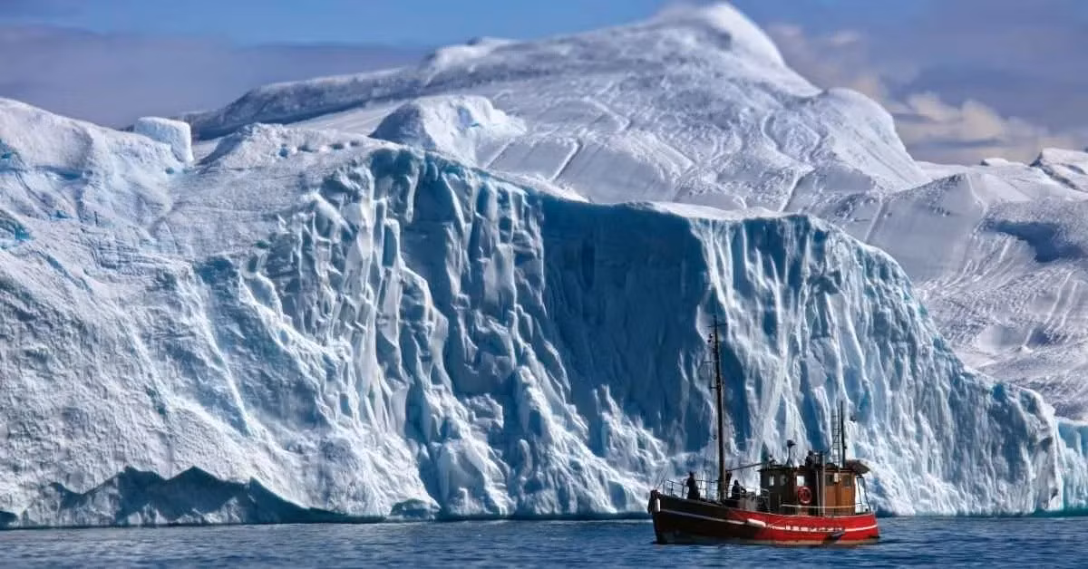 Cụ thể, quá trình phát triển địa chất của Greenland trải dài gần 4 tỷ năm. Trong đó, vùng nền trung tâm cấu tạo từ những phức hệ đá gneiss, vành đai đá trầm tích và đá núi lửa biến chất, hình thành trong giai đoạn kiến tạo núi cách đây 3,8 đến 1,6 tỷ năm. Ảnh: thedanishdream.com.