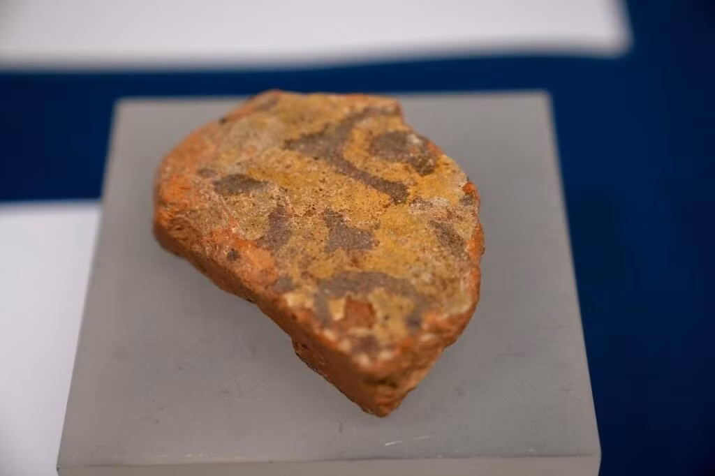 Các nhà khảo cổ học đưa ra giả thuyết rằng, vùng đất dọc sông Thames, khi đó được gọi là Đảo Thorney, có thể là nơi người tiền sử đánh cá, săn bắn và tìm kiếm thức ăn. Ảnh: R&amp;R Delivery Authority.