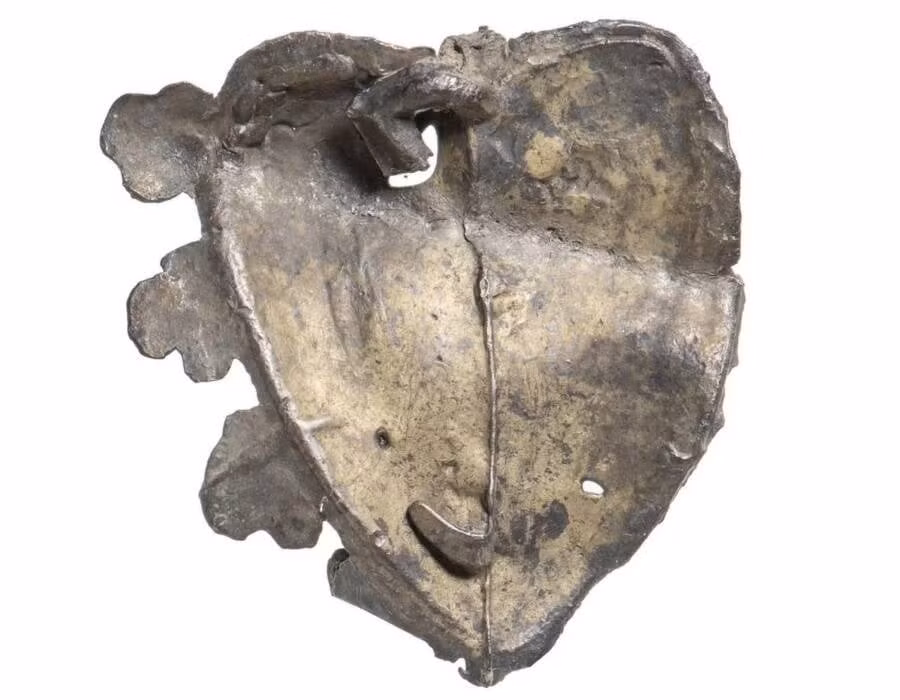 Nhóm chuyên gia cho hay một khám phá thú vị nhất là việc họ khai quật được tàn tích của Lesser Hall - công trình thời Trung cổ từng được sử dụng làm phòng ăn hoàng gia. Về sau, Lesser Hall được chuyển đổi thành nơi được sử dụng bởi Quốc hội, Tòa án, Hạ viện và Thượng viện trong nhiều năm. Ảnh: MOLA 2025.