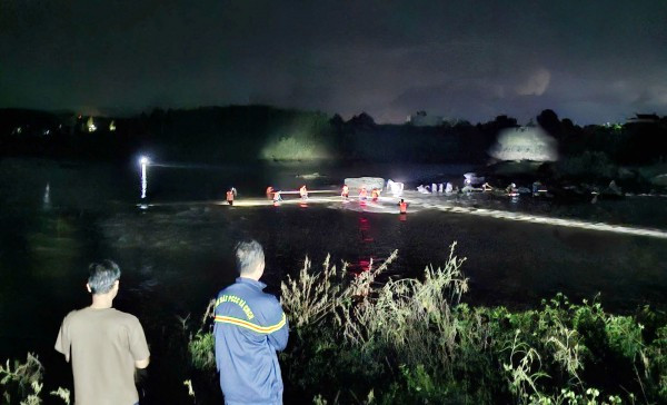 Cuộc tìm kiếm kéo dài đến hơn 22h đêm 13/9.