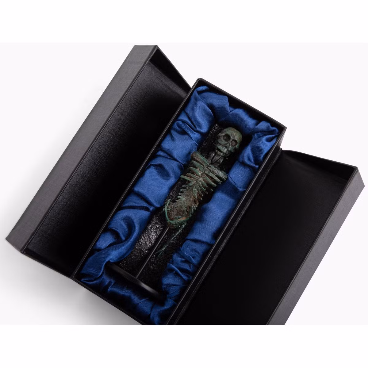 Khi chứng kiến cảnh tượng trên, Trimalchio đã nói với mọi người có mặt tại đó rằng: "Hãy sống khi còn có thể và cuộc sống còn đáng quý". Ảnh: shop.getty.edu.