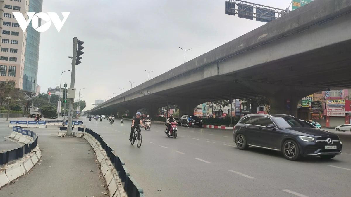 Đường Khuất Duy Tiến thông thoáng.