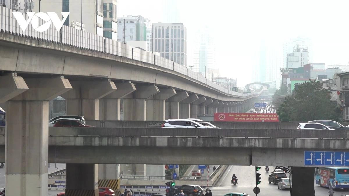 Đường vành đai 3 trên cao, các phương tiện di chuyển thông thoáng.