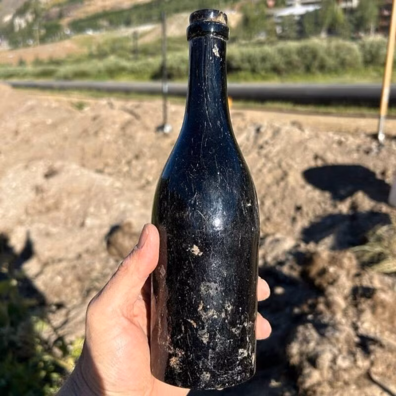 Vào thời kỳ hưng thịnh, thị trấn Alta là nơi sinh sống của hơn 1.000 người dân. Đến cuối những năm 1870, dân số ở nơi đây sụt giảm nhanh và chỉ còn khoảng 300 cư dân. Ảnh: Utah Department of Cultural &amp; Community Engagement.