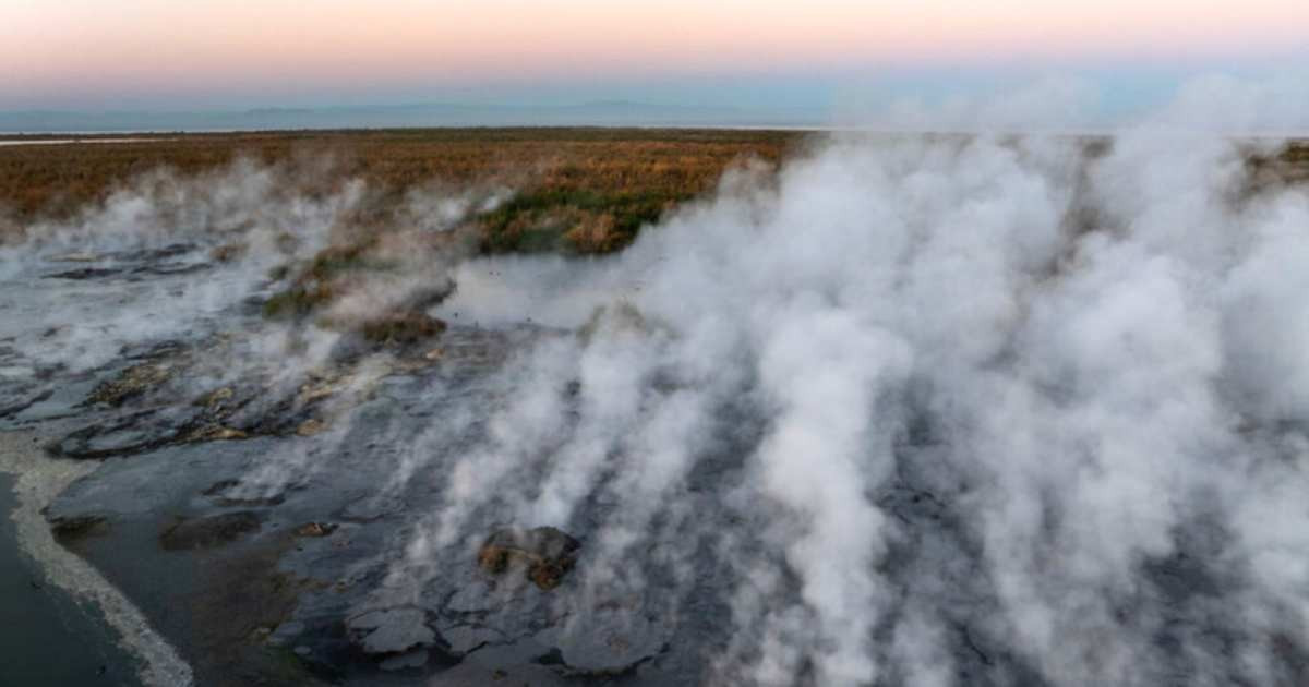 Các chuyên gia thường cho rằng việc thiếu hoạt động núi lửa từ các chùm manti trong các mảng lục địa có nghĩa là không có các chùm manti bên dưới các mảng lục địa. Luồng hơi Dani là bằng chứng cho thấy cột khói manti có thể tồn tại mà không cần hoạt động núi lửa. "Điều chúng tôi tin chắc là có nhiều luồng "bóng ma" khác mà chúng tôi không biết đến", phó giáo sư Pilia nói. Ảnh: Getty Images | Photo by David McNew.