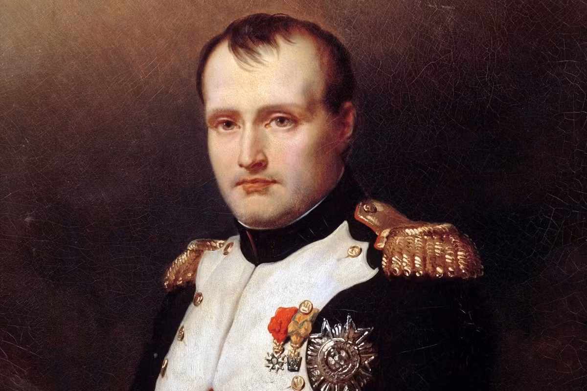 Theo các chuyên gia, trong chiến dịch mùa đông năm 1812, khoảng 60% trong tổng số 500.000 quân của Napoleon đã chết vì đói, rét và dịch bệnh trên đường rút lui. Họ đã sử dụng công nghệ giải trình tự DNA thế hệ mới, để sàng lọc tất cả các mầm bệnh tiềm tàng trong răng của 13 binh sĩ được khai quật tại Litva năm 2002. Ảnh: Barbieri và cộng sự/Current Biology.