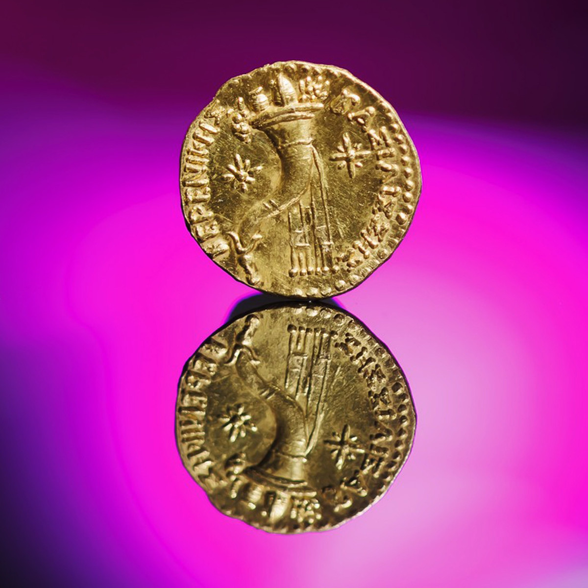 View - Phát hiện đồng tiền vàng 2.200 tuổi có hình nữ hoàng Ai Cập cổ đại | Báo Tri thức và Cuộc sống - TIN TỨC PHỔ BIẾN KIẾN THỨC 24H
