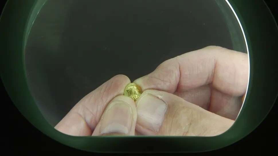 View - Phát hiện đồng tiền vàng 2.200 tuổi có hình nữ hoàng Ai Cập cổ đại | Báo Tri thức và Cuộc sống - TIN TỨC PHỔ BIẾN KIẾN THỨC 24H