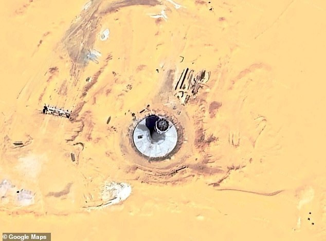 Ông Waring cho biết thêm vật thể không xuất hiện trong các hình ảnh vệ tinh trước đây, cho thấy có thể nó vừa được “khai quật” gần đây. Ảnh: Google Maps.