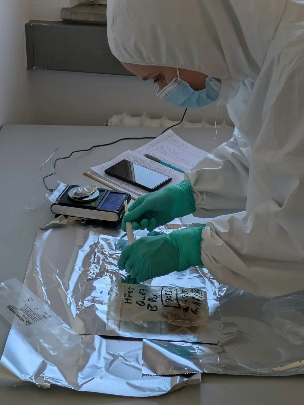 Theo nhóm nghiên cứu, hang động có thể lưu giữ hàng chục nghìn năm lịch sử di truyền, tạo nên kho lưu trữ lý tưởng để nghiên cứu sự tương tác lâu dài giữa con người và hệ sinh thái. Các trầm tích trong hang động trở thành những "viên nang thời gian" sinh học. Ảnh: GACT.