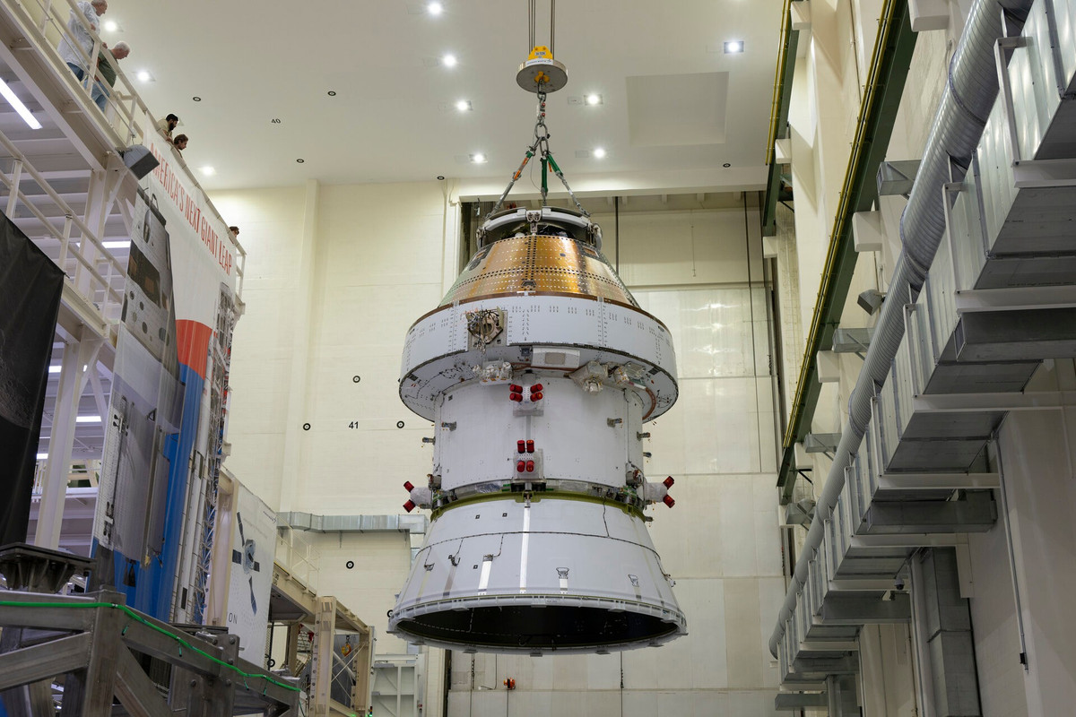 Sứ mệnh Artemis II sẽ kéo dài khoảng 10 ngày, với mục đích kiểm tra và xác nhận tất cả các hệ thống hỗ trợ sự sống trên tàu vũ trụ Orion. Đây là bước chuẩn bị quan trọng cho sứ mệnh Artemis III, đưa con người thực sự đặt chân xuống Mặt trăng vào năm 2027 của NASA. Ảnh: NASA.