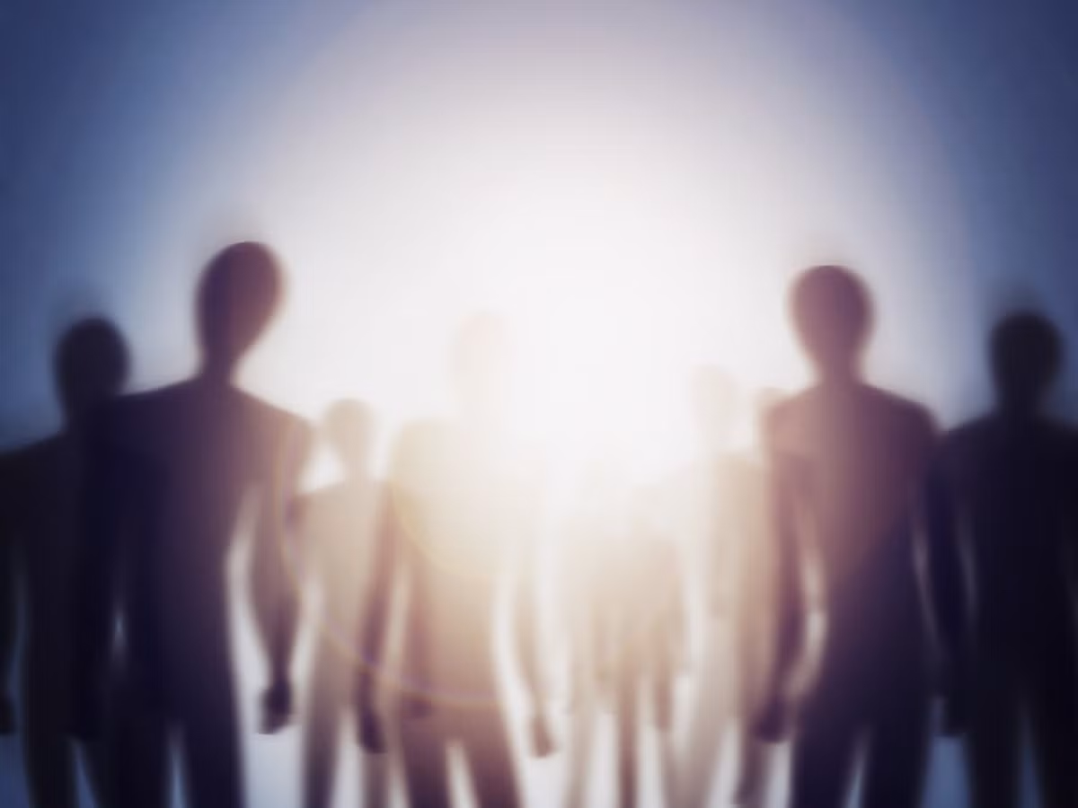 “Chúng tôi đã bắt gặp một thứ gì đó. Nó chắc chắn không phải đến từ thế giới này… Cơ sở nhìn giống nhà chứa máy bay mà chúng tôi đã ở rất lớn. Nó còn lớn hơn cả một sân bóng đá. Hành lang mà chúng tôi đã thấy có hình tròn với cấu hình hình chữ Y để phân luồng giao thông. Tại đó, một căn phòng có bức tường cong vào trong, được bo tròn”, ông Thomas nhớ lại. Ảnh: Getty.