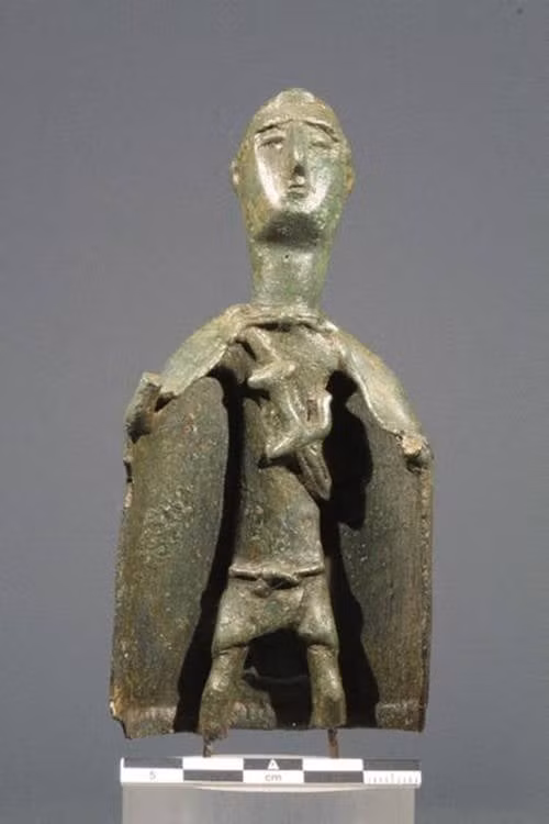 Nhóm nghiên cứu do Daniel Berger đến từ Trung tâm Khảo cổ học Curt-Engelhorn ở Mannheim dẫn đầu, đã phát triển một phương pháp phân tích đa proxy tiên tiến, kết hợp phân tích đồng vị của đồng, thiếc, chì và nguyên tố hiếm osmi. Phương pháp đột phá này cho phép họ xác định nguồn gốc địa lý chính xác của các kim loại được sử dụng trong sản xuất đồng với độ chính xác chưa từng có, giải quyết những bí ẩn đã tồn tại trong nhiều thập kỷ. Ảnh: Heide W. Nørgaard with permission of the Museo Archaeologica Nazionale di Caglairi/PLoS ONE.