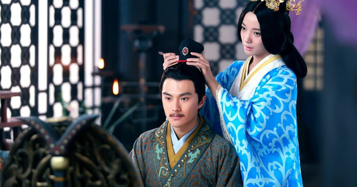 Đầu năm 199, Tào Tháo tiêu diệt được Lã Bố, đánh chiếm Từ Châu, giáp với địa hạt của Viên Thuật. Biết được đã rơi vào đường cùng nên Viên Thuật cố gắng làm hòa với Viên Thiệu và viết thư xin nhường ngôi vua.