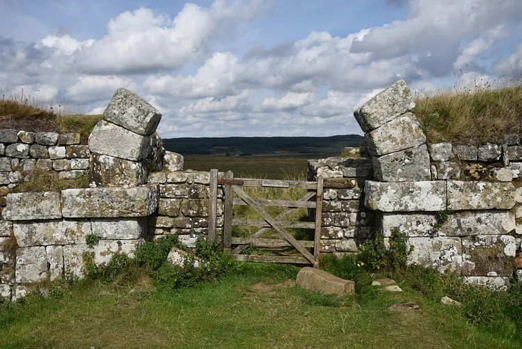 Mặc dù những bức tượng đầu người bằng đất nung hiếm khi được tìm thấy ở Anh nhưng chúng lại khá phổ biến ở những nơi khác. Các nhà khảo cổ nghi ngờ chúng là những vật phẩm cúng tế được sử dụng cho mục đích tôn giáo. Ảnh: Carole Raddato (CC BY-SA).