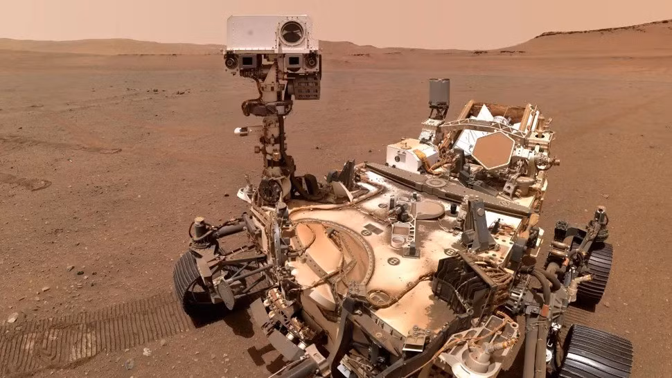 Theo NASA, các khối kết hạch khoáng chất kỳ lạ trên những tảng đá lốm đốm ở bề mặt sao Hỏa được tàu thám hiểm Perseverance gửi về Trái đất có thể cung cấp thêm bằng chứng cho thấy sự sống cổ đại có thể từng phát triển mạnh trên hành tinh đỏ. Ảnh: NASA.