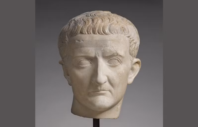 "Phiến đá phản ánh một hệ thống tư tưởng và hành chính tiêu chuẩn, trong đó các hoàng đế được miêu tả là những người xây dựng và bảo vệ đền thờ, bất kể mức độ tham gia thực tế của họ. Hiện vật này còn thể hiện hình mẫu một vị vua theo quan điểm của người Ai Cập, hơn là ghi lại những thành tựu cá nhân của ông", nhà Ai Cập học Wagdy cho hay. Ảnh: historiamag.com.