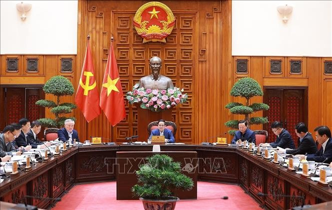 Thủ tướng Phạm Minh Chính chủ trì họp về Đề án phòng, chống sụt lún, sạt lở, ngập úng, hạn hán, xâm nhập mặn vùng đồng bằng sông Cửu Long đến năm 2035, tầm nhìn đến năm 2050. Ảnh: Dương Giang/TTXVN
