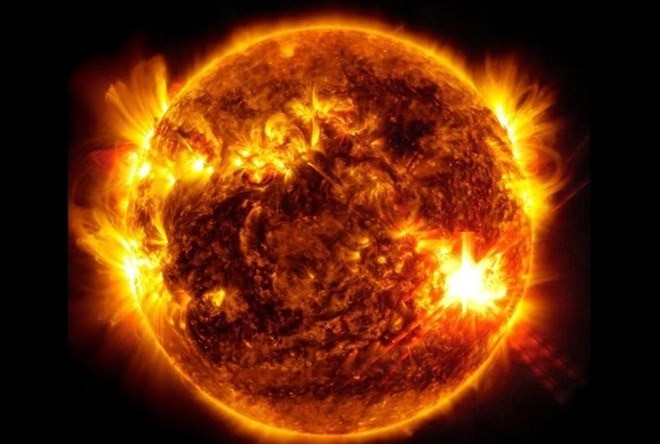 Theo dự báo của các nhà khoa học tại Trung tâm Dự báo Thời tiết Không gian của Cục Quản lý Khí quyển và Đại dương Quốc gia Mỹ (NOAA), tháng 1/2026 sẽ hứng chịu nhiều đợt bão từ. Trong đó, nhiều ngày có nhiễu động địa từ mức thấp, tác động không đáng kể đến Trái đất, bao gồm từ ngày 1 - 4/1; 9 - 14/1 và 19 - 20/1. Ảnh: NASA.