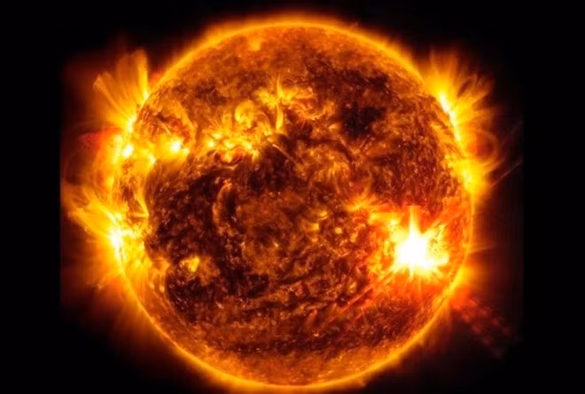 Theo dự báo của các nhà khoa học tại Trung tâm Dự báo Thời tiết Không gian của Cục Quản lý Khí quyển và Đại dương Quốc gia Mỹ (NOAA), tháng 1/2026 sẽ hứng chịu nhiều đợt bão từ. Trong đó, nhiều ngày có nhiễu động địa từ mức thấp, tác động không đáng kể đến Trái đất, bao gồm từ ngày 1 - 4/1; 9 - 14/1 và 19 - 20/1. Ảnh: NASA.