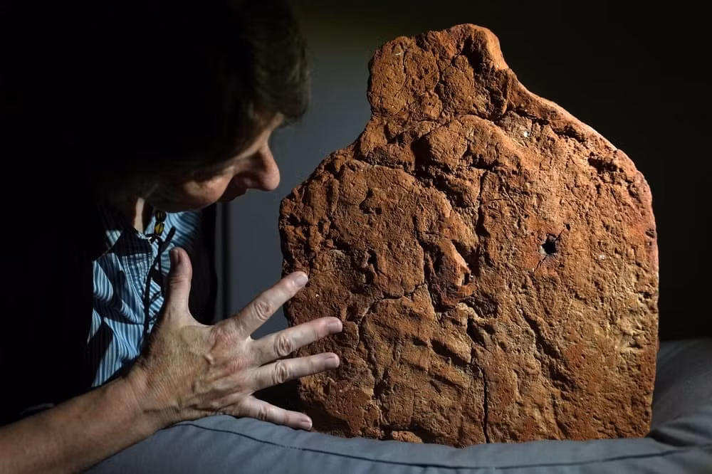 "Ngôi nhà linh hồn" có niên đại từ năm 2055 trước Công nguyên đến năm 1650 trước Công nguyên và được khai quật tại một địa điểm có tên Deir Rifa, nằm cách thành phố Luxor ở miền nam Ai Cập khoảng 280 km về phía bắc. Ảnh: Joe Giddens/PA.