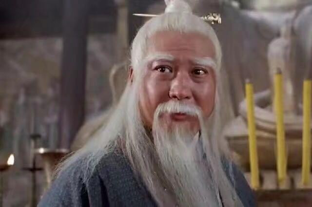 Trương Vô Kỵ đã đến núi Võ Đang để tu luyện võ thuật, và chính Trương Tam Phong đã truyền thụ cho anh môn võ trấn phái là Thái Cực Quyền kiếm. (Ảnh: Sohu)