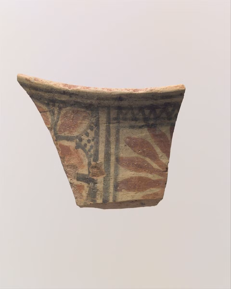 Nhóm nghiên cứu ghi nhận các họa tiết thực vật tại 29 địa điểm khảo cổ, với phong cách trải dài từ tả thực đến trừu tượng, cho thấy đây là những lựa chọn nghệ thuật có chủ đích. Đây có thể là một trong những lần sử dụng họa tiết thực vật sớm nhất và phổ biến nhất trên thế giới, đồng thời là sớm nhất tại khu vực Cận Đông. Ảnh: metmuseum.org.