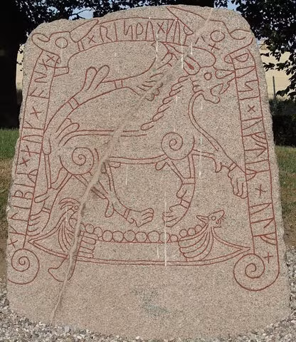 Sói Fenrir không thể phá tan xích thần Gleipnir nên bị giam cầm cho tới khi đại chiến Ragnarok diễn ra. Để khiến Fenrir ngoan ngoãn đeo Gleipnir, thần Tyr cam đoan rằng không có gì khuất tất và sẵn sàng để một cánh tay trong miệng để con sói này yên tâm. Ảnh: paganheim.com.