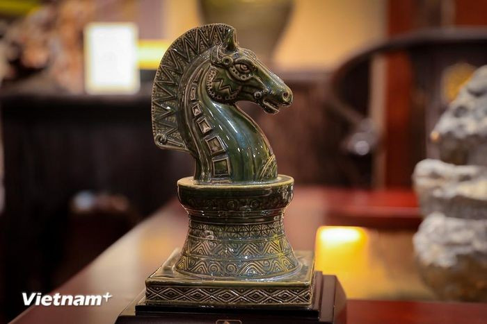 Tác phẩm với ý tưởng thể hiện biểu tượng bất diệt của khát vọng, sức mạnh và tinh thần dân tộc Việt Nam. (Ảnh: Hoài Nam/Vietnam+)