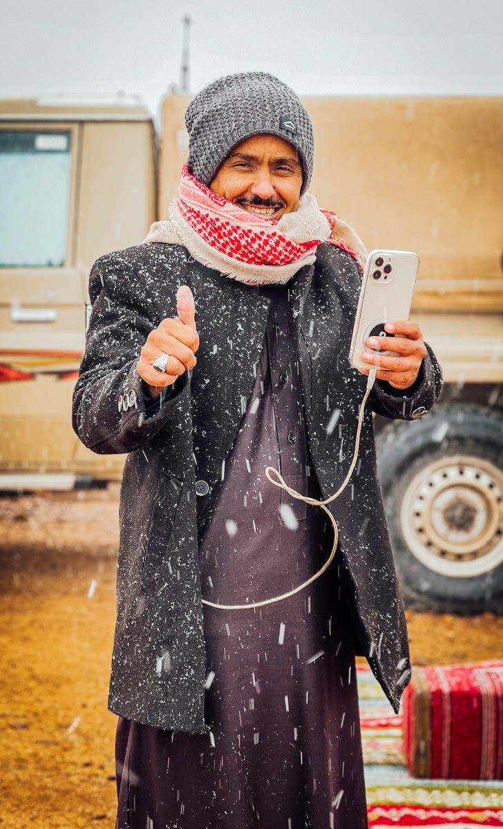 Giới chuyên gia khí tượng cho biết đợt tuyết rơi bất thường lần này ở Arab Saudi có liên quan đến một vùng áp thấp sâu quét qua nhiều khu vực ở Trung Đông. Điều này dẫn tới mưa lớn, gió lạnh và tuyết rơi bất thường. Ảnh: Photo/Supplied.