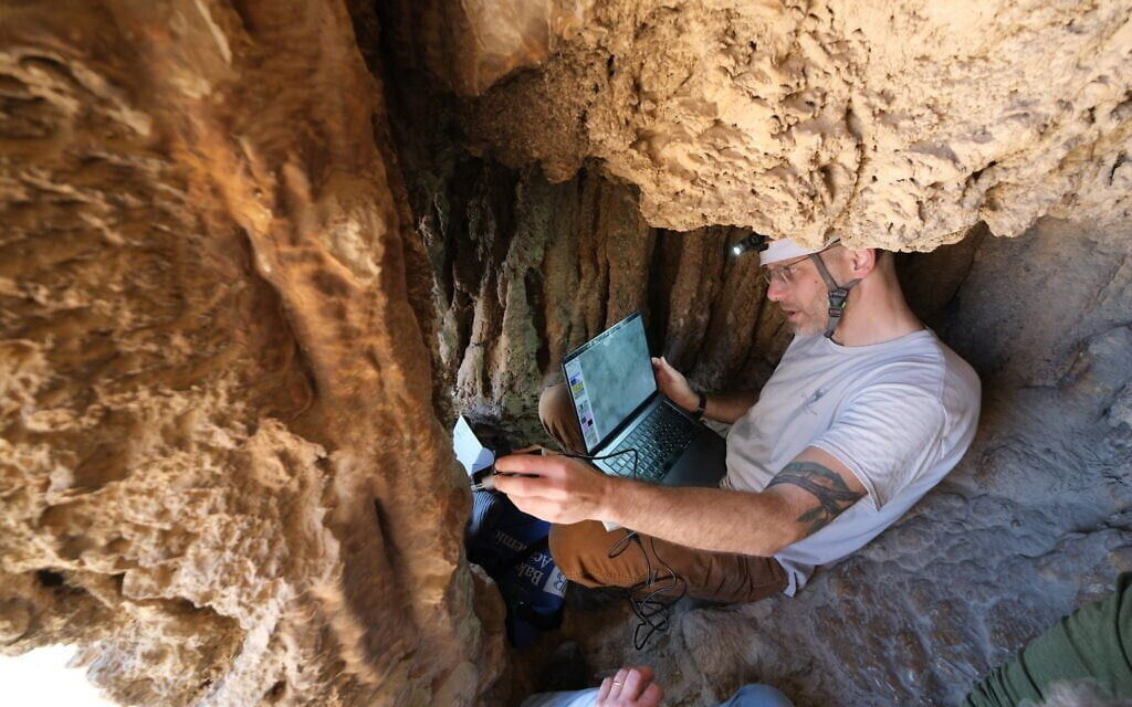 Hiện giới nghiên cứu vẫn chưa chắc chắn về danh tính của "Abba xứ Naburya". Nguyên do là bởi "Abba" là một cái tên phổ biến của người Do Thái vào vài thế kỷ đầu Công nguyên và "Naburya" là tên của một ngôi làng gần Galilea. Ảnh: Asaf Gayer.