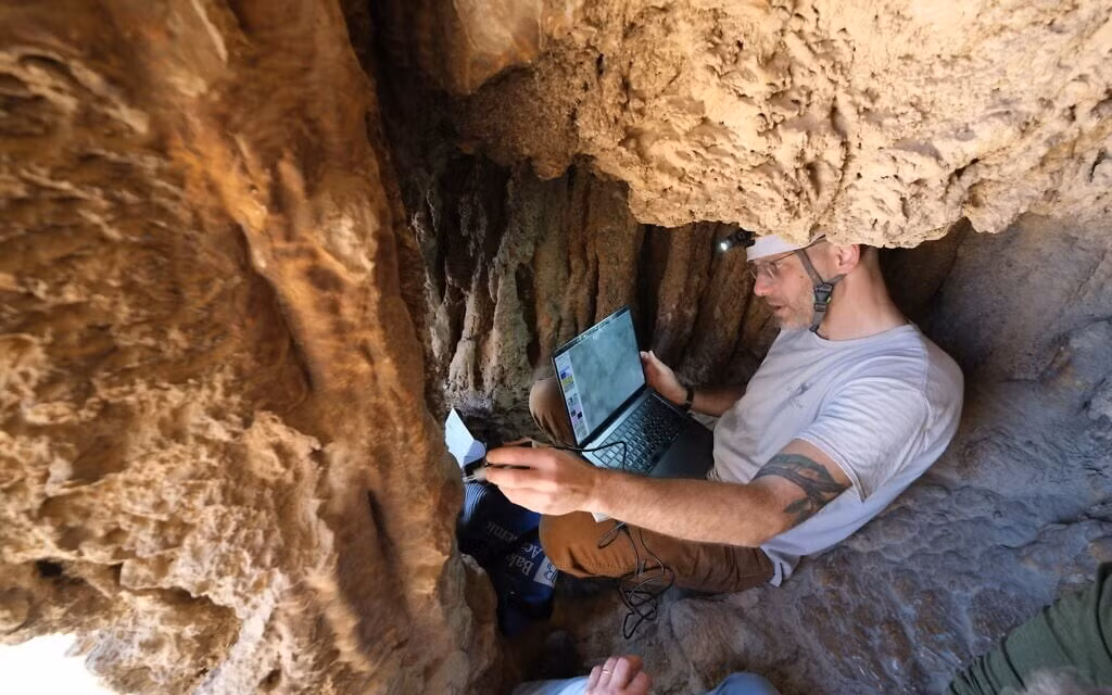 Hiện giới nghiên cứu vẫn chưa chắc chắn về danh tính của "Abba xứ Naburya". Nguyên do là bởi "Abba" là một cái tên phổ biến của người Do Thái vào vài thế kỷ đầu Công nguyên và "Naburya" là tên của một ngôi làng gần Galilea. Ảnh: Asaf Gayer.