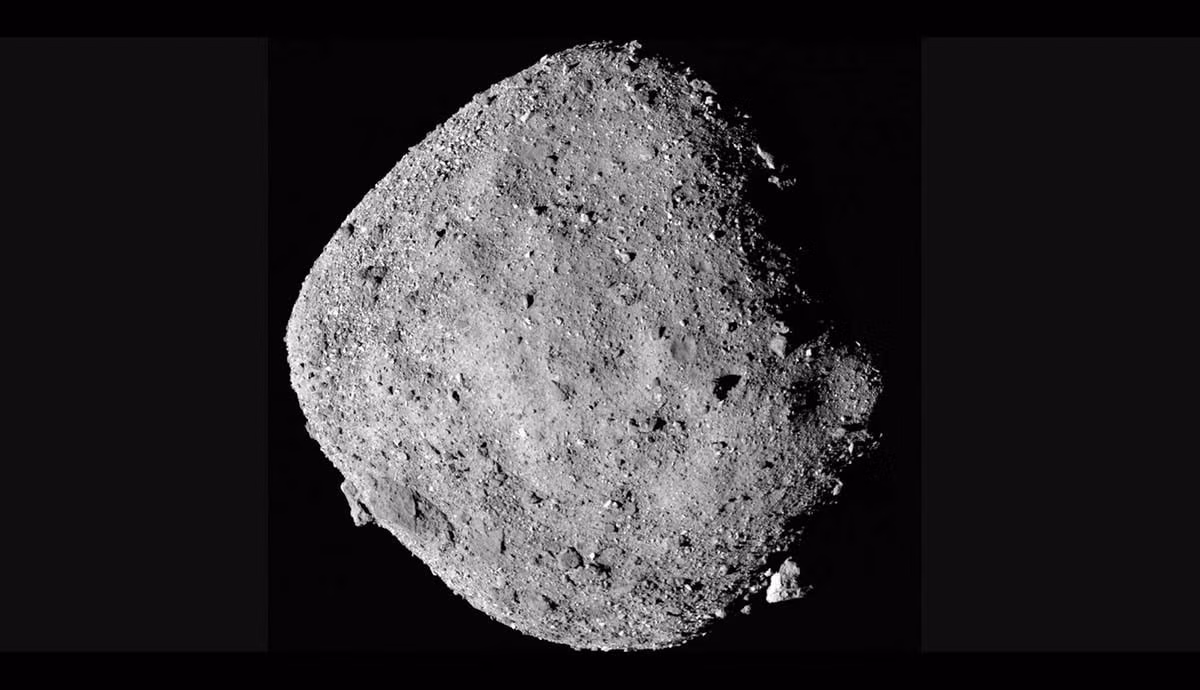 Mặc dù 2 loại đường trên không phải là bằng chứng trực tiếp của một sinh vật sống nhưng sự tồn tại của chúng bổ sung cho các phát hiện trước đó về axit amin, nucleobase và axit carboxylic trong các mẫu vật lấy từ Bennu. Chúng là những "viên gạch" quan trọng để xây dựng nên các tế bào sống. Ảnh: Public domain image by NASA/Goddard/University of Arizonaopens in a new window.