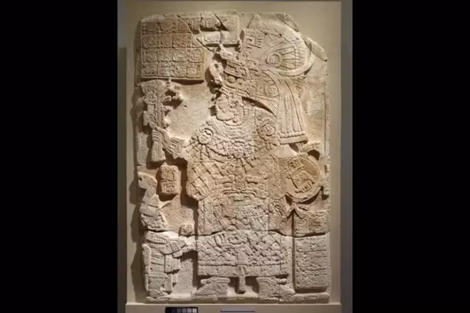 Một trong những nữ hoàng quyền lực được nhiều người biết đến là "Nữ hoàng Đỏ" - người đã nắm quyền, cai trị thành phố Palenque của người Maya vào giữa thế kỷ 7. Ảnh: discovermagazine.com.