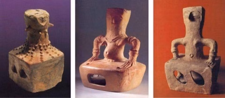 Vào gần 8.000 năm trước, vai trò của người phụ nữ với tư cách là người sinh con và người mẹ được đồng nhất với tín ngưỡng thờ cúng việc sinh sản hoặc tín ngưỡng thờ cúng nữ thần "Người Mẹ Vĩ đại". Ảnh: The Mother Goddess/Facebook.