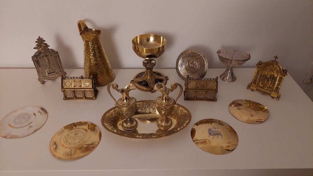 Vụ trộm diễn ra vài tuần trước thánh lễ Máu Thánh - sự kiện thường thu hút người hành hương từ khắp nơi trên thế giới đến nhà thờ chiêm ngưỡng thánh tích. Ảnh: Arthur Brand.