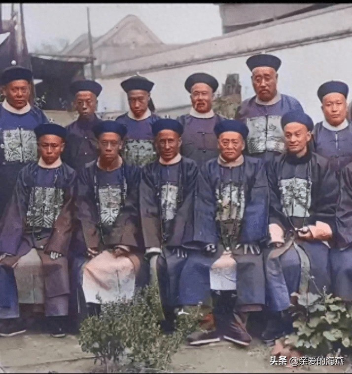Các quan viên nhà Thanh chụp ảnh năm 1908.