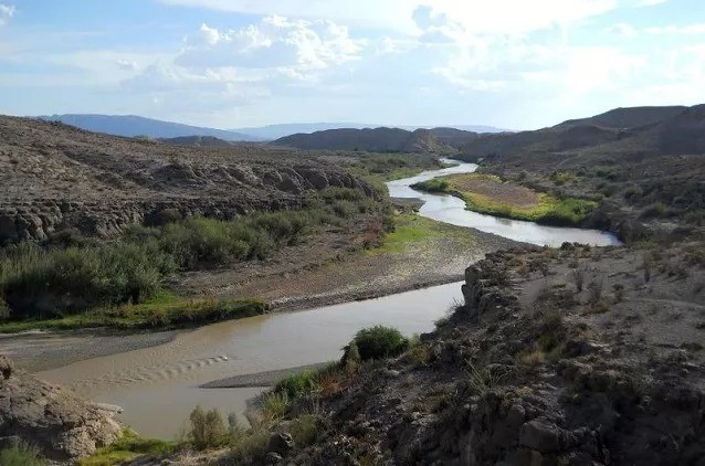 Sự thu hẹp của đại dương Tethys trong thời kỳ Meso-Cenozoic - tức 2 đại địa chất Trung Sinh và Tân Sinh - kéo dài 250 triệu năm qua đã gây ra những thay đổi kiến tạo lan rộng khắp lục địa Á - Âu. Ảnh: National Park Service.